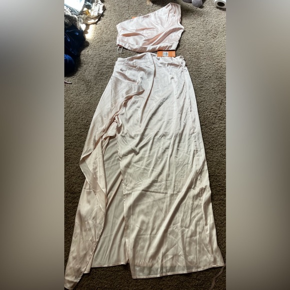 Skirt and top set - Picture 2 of 2